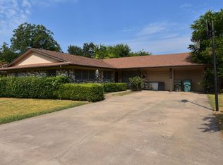 812 S Andrews Ave, Sherman, TX 75090