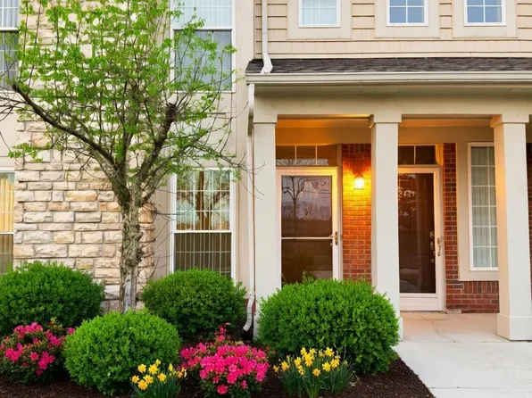 52149 Naugatuck Dr, Macomb, MI 48042