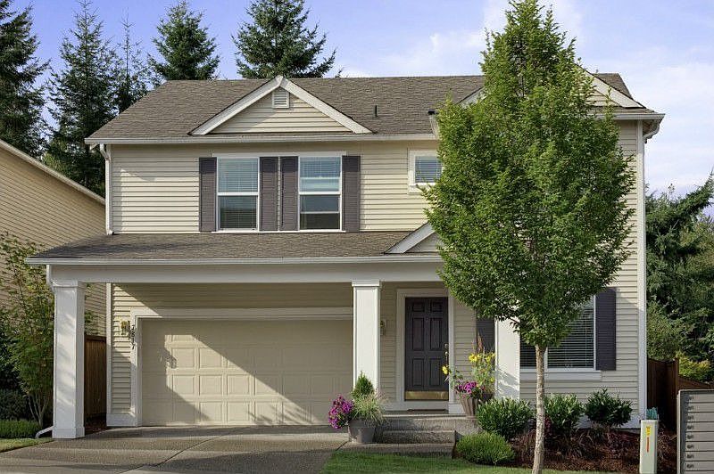 Immaculate 4 bedroom Quadrant home in desirable Snoqualmie Ridge! Perfect condition and move in ready. Lots of upgrades make this home the perfect choice!
