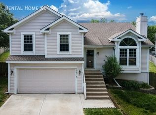 17515 W 111th Ct, Olathe, KS 66061