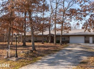 27526 Perry Rd, Leon, IA 50144