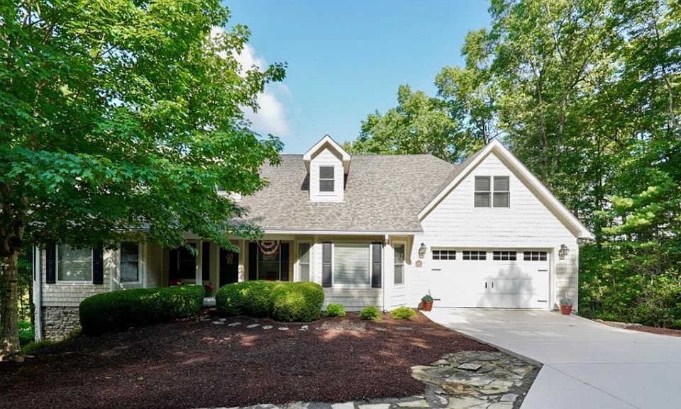 1st image of 127 Henry Pl