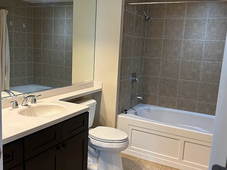 130 N Garland Ct #2408 — Photo 3
