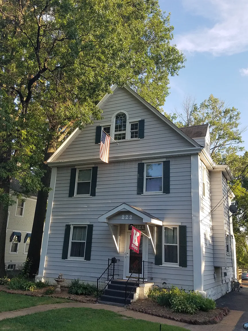 222 E Argonne Dr photo 1