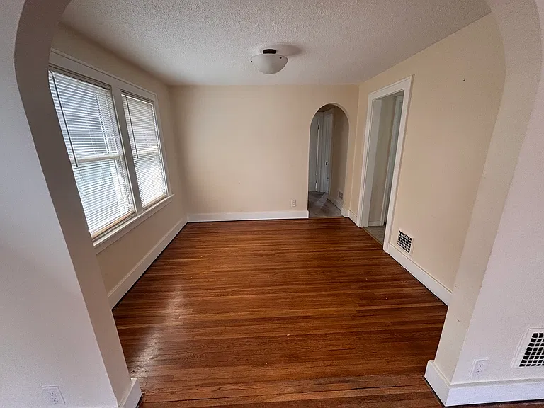 230 Saint Lawrence Ave #2 — Photo 6