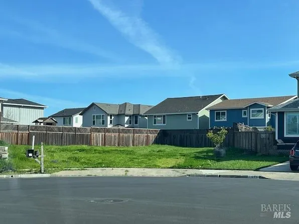 1668 Scarlet Place, Santa Rosa, CA 95403