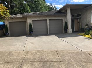 12812 SE Hawks Crest Pl, Happy Valley, OR 97086