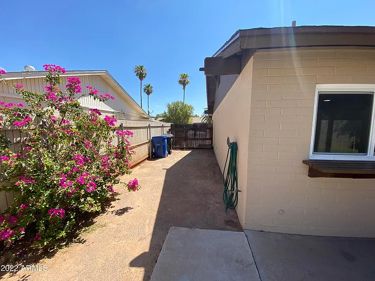 2046 S Emerson — Photo 23