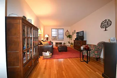 Rented by Silverstein Collection LLC 