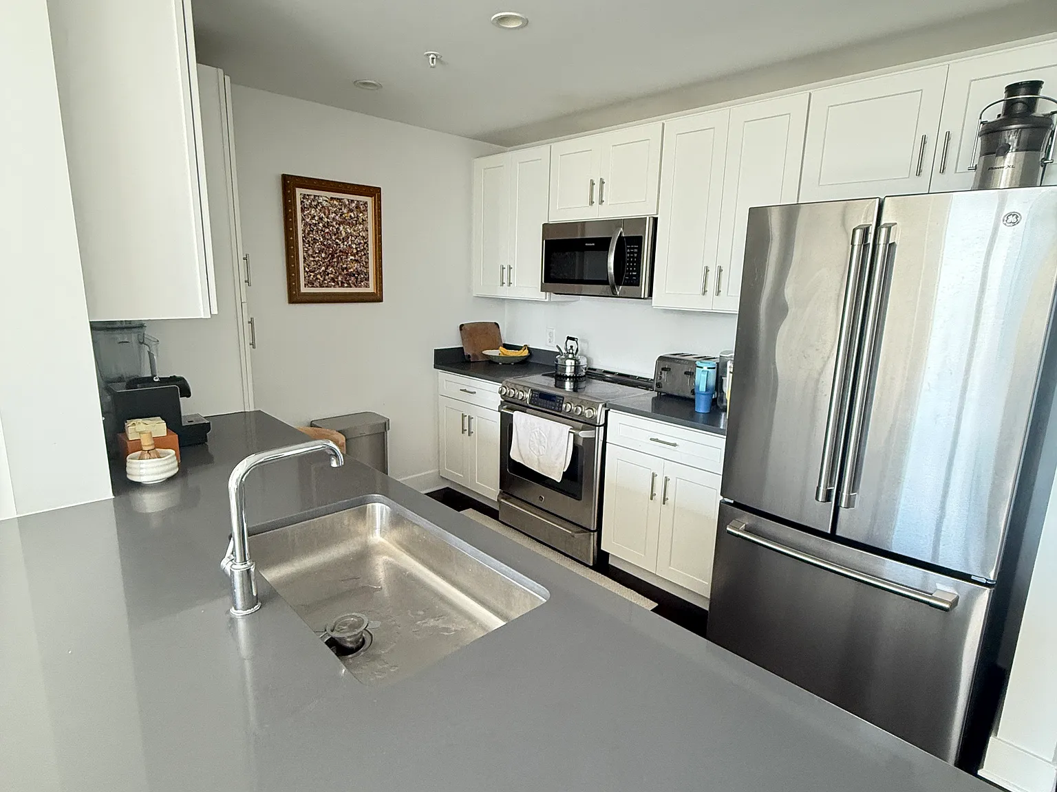 1 bed, 843 sqft, $4,500 — Photo 3