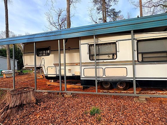 5th image of 145 Paradise Dr