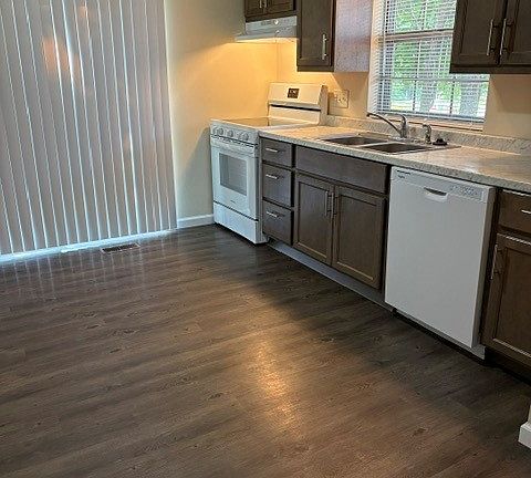 2nd image of 1068 N Boeke Rd