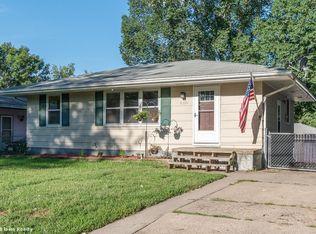 2350 E 37th Ct, Des Moines, IA 50317