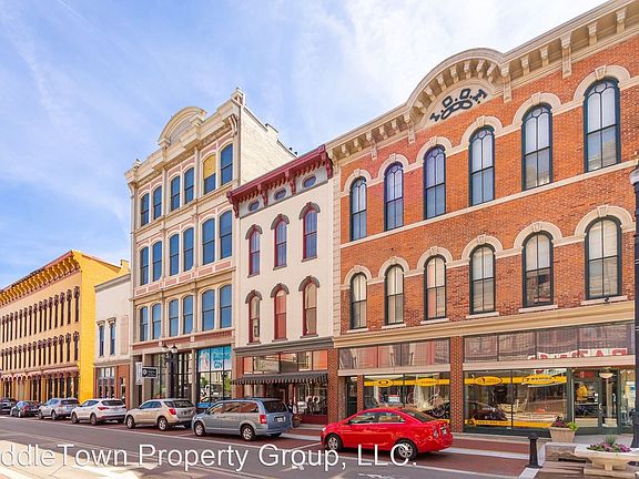3rd image of 122 S Walnut St #302