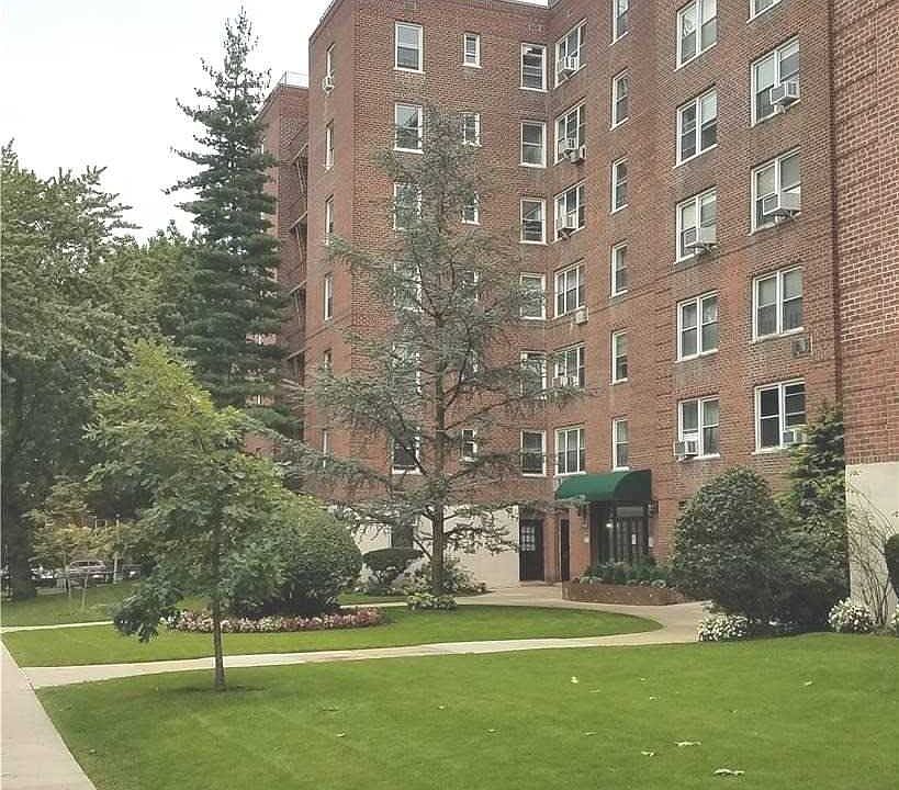 2nd image of 14214 26th Ave APT 1F