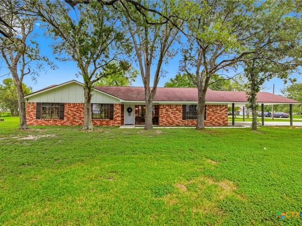 30 Sunrise Ln, Victoria, TX 77905