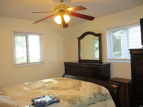 3rd image of 2404 Southdale Dr