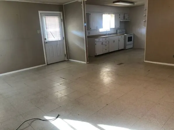 605 N Gonzales St, Marfa, TX 79843