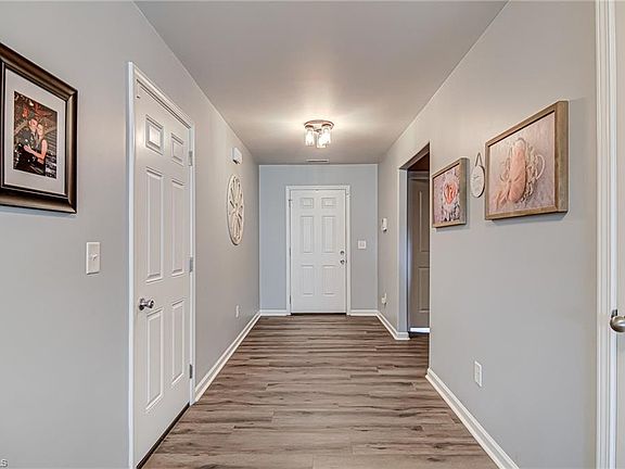 4th image of 811 Leach Ave