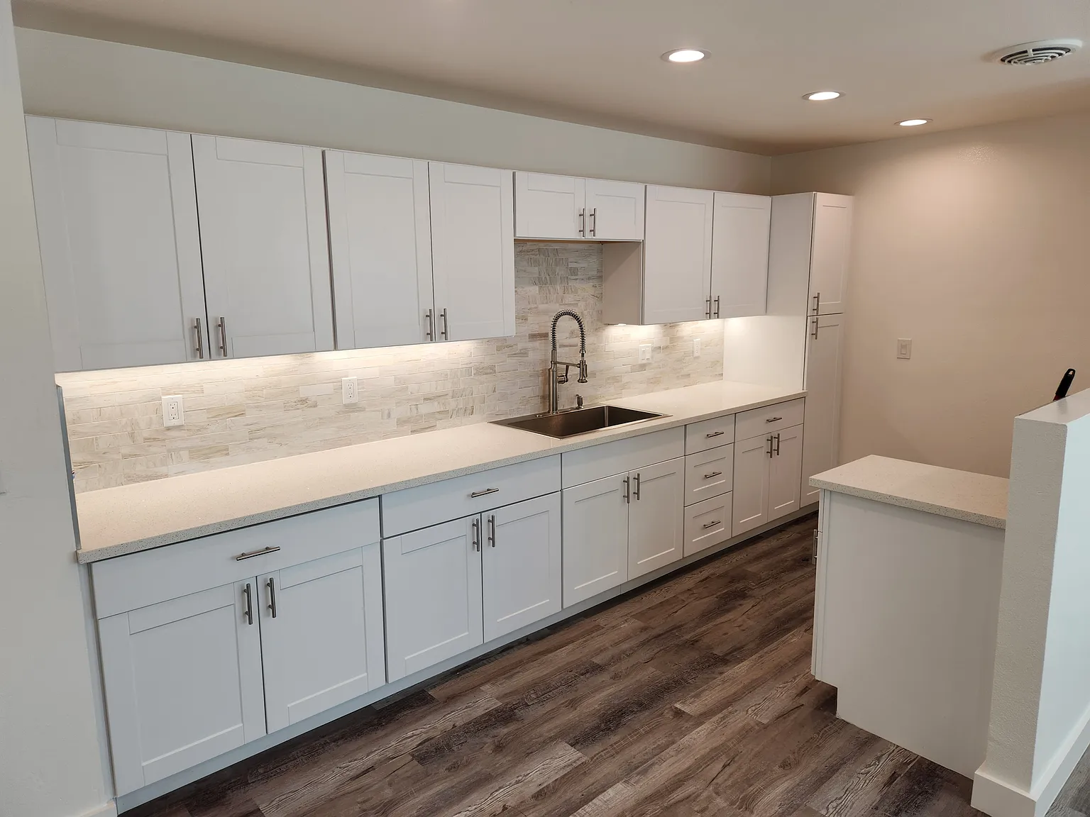 2 bed, 1000 sqft, $2,000 — Photo 1
