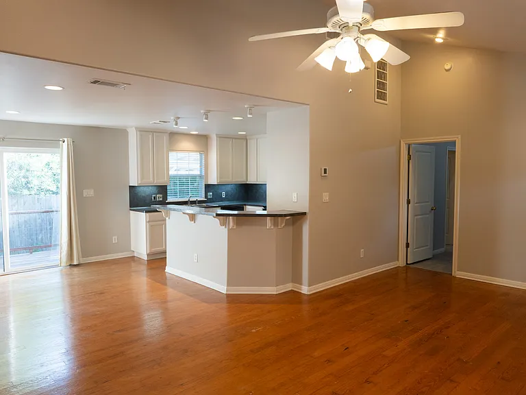 209 Ash St #C — Photo 5
