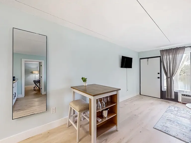 360 Capri Blvd — Photo 7