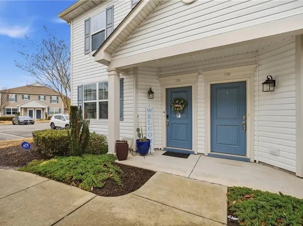 1736 Halesworth Ln, Virginia Beach, VA 23456