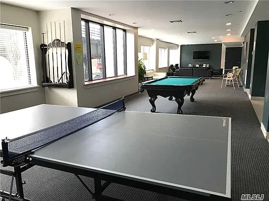 Sold by RE MAX Central Properties | media 10