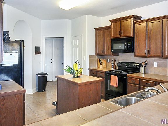 3rd image of 10412 Oakmount Dr