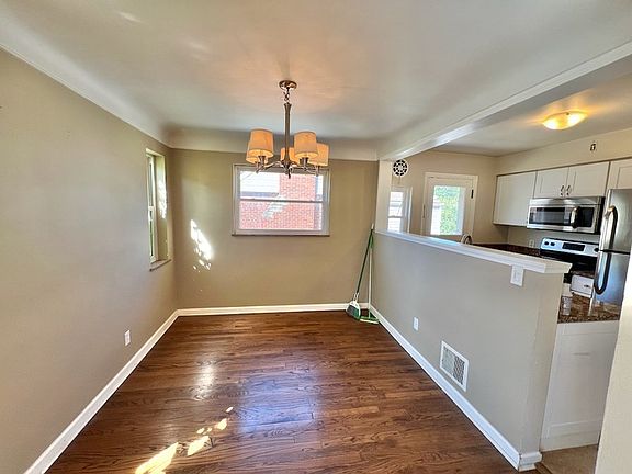 5th image of 1470 Clovernoll Dr