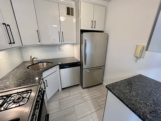 Rented by Takashi Yoneta, LREB | media 2