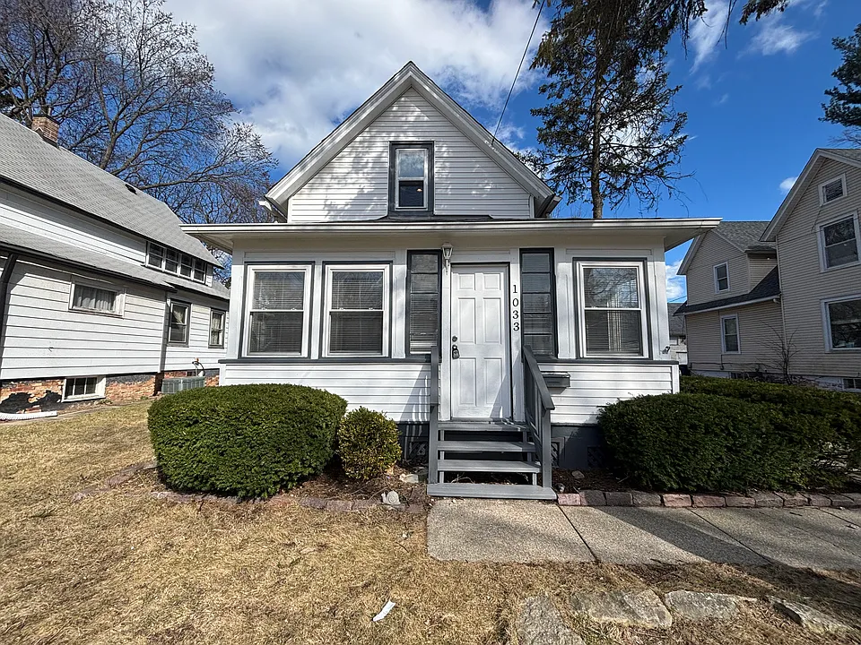 1033 North Ave