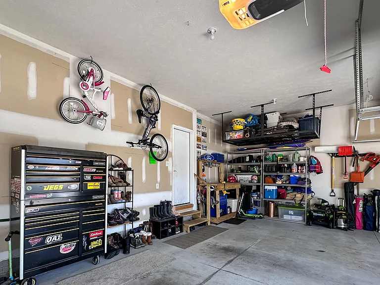 Garage Area