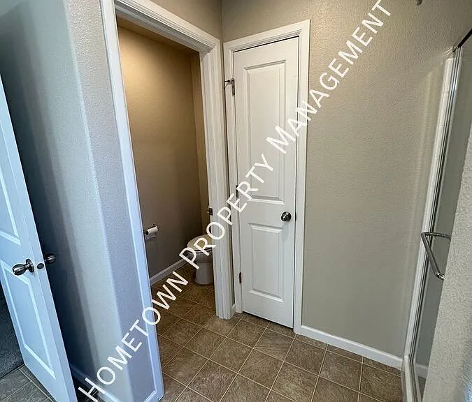 3332 Juno Ct NE — Photo 36