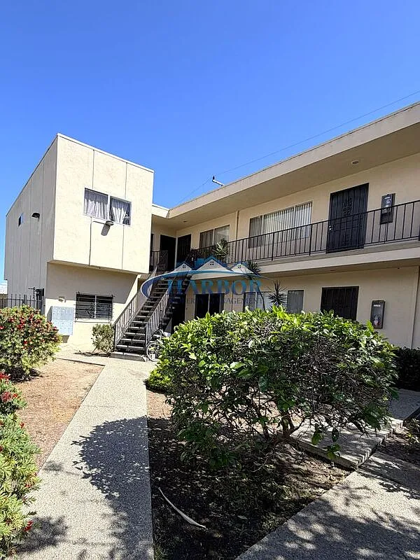 Building Photo - 12302 S Inglewood Ave #E