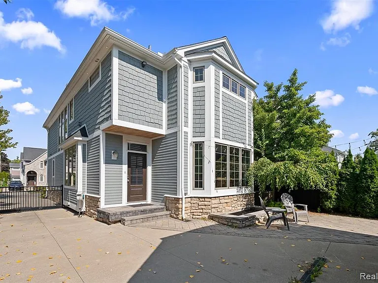 1400 Holland St — Photo 44