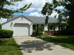 904 Imperial Dr, Olney, IL 62450