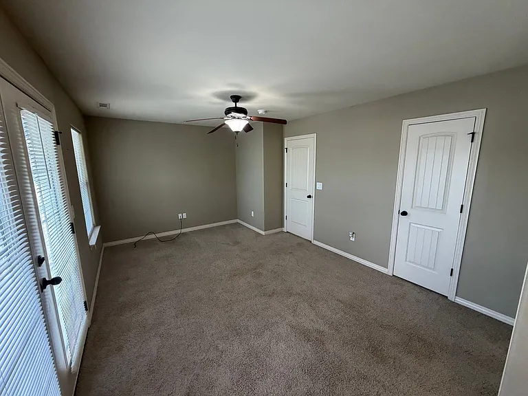 537 Keats Dr — Photo 5