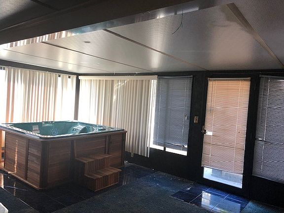 2nd image of 907 Waldroup Ave