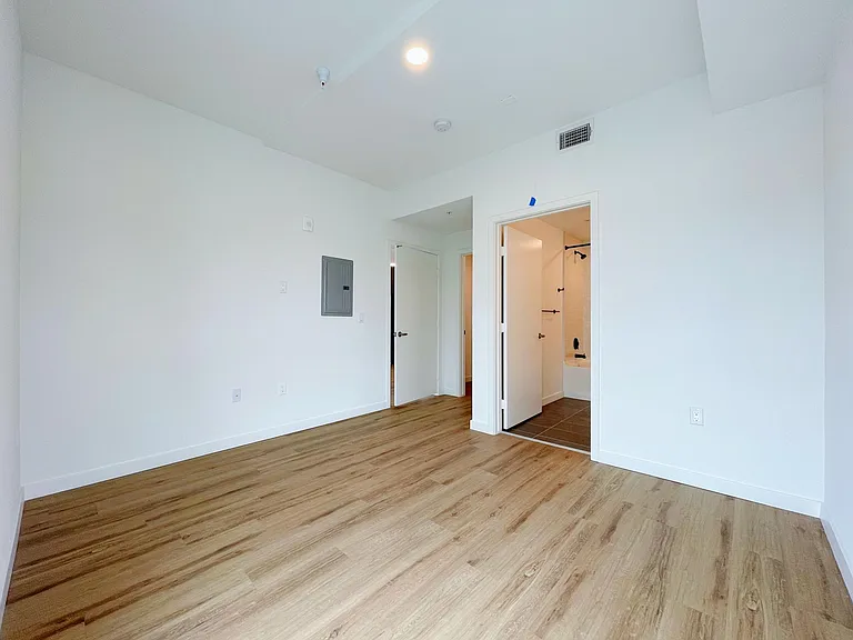 1855 Westwood Blvd — Photo 31