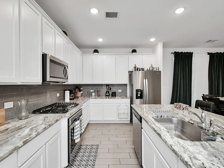 Royal Palm Dr — Photo 5