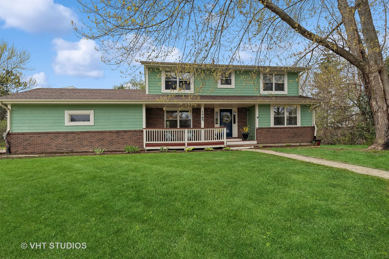 1465 Robincrest Ln photo 1