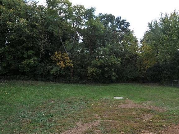 4th image of 97 Green Hill Dr