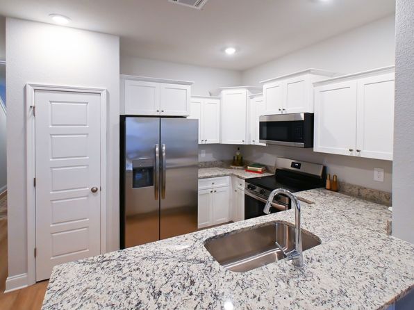 2661 Rue Palafox #26