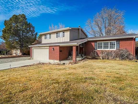3rd image of 7 Belaire Dr