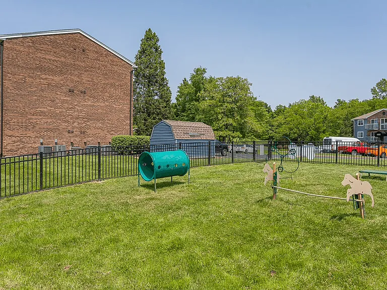 Timber Glen Apartments — Photo 51