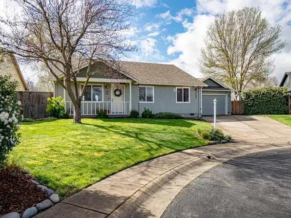 2004 Lara Ln, Central Pt, OR 97502