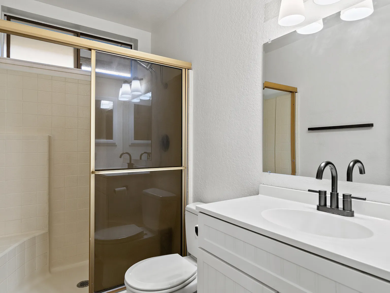 3 bed, 2.5 bath, 1602 sqft, $3,500 — Photo 4