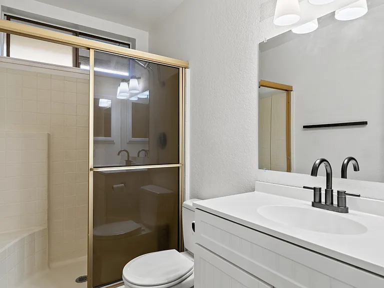 448 Lilac Ct — Photo 4