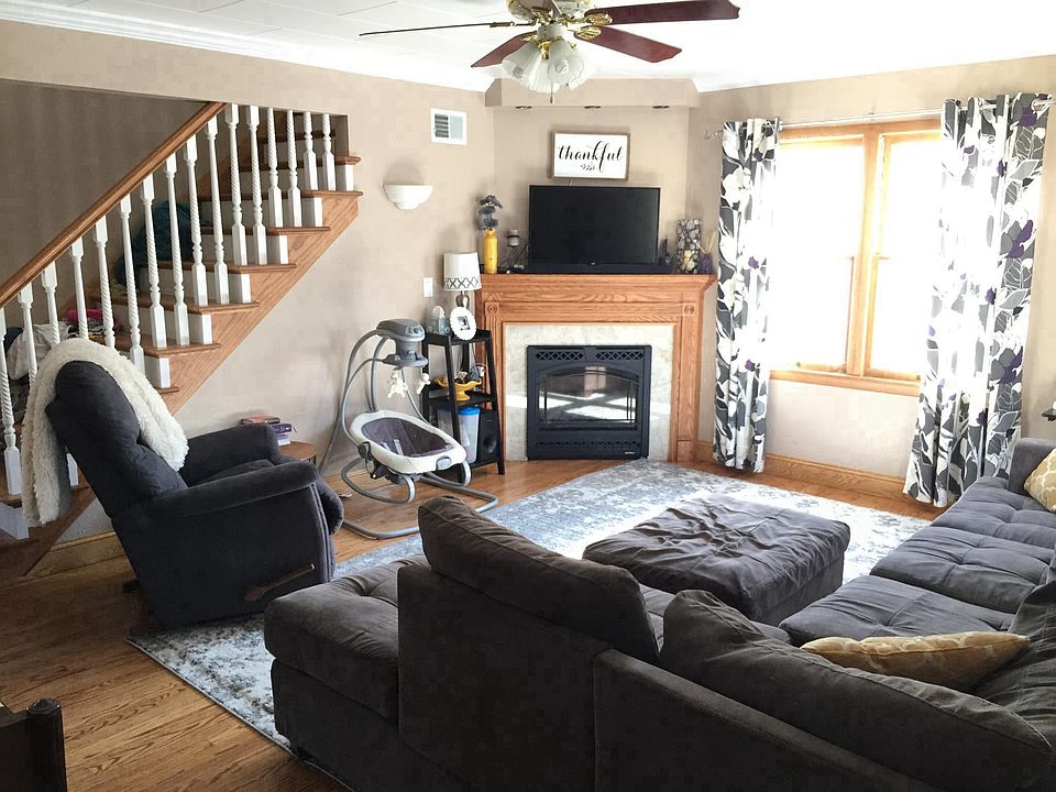 Livingroom with Gas Fire place